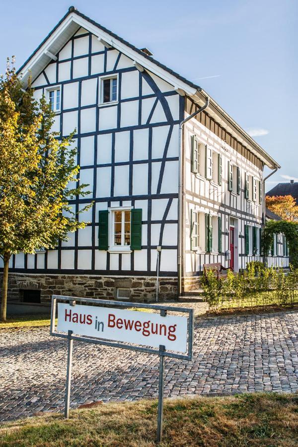 Ferienhaus Im Fachwerkhof 'Haus In Bewegung' Seelscheid Экстерьер фото